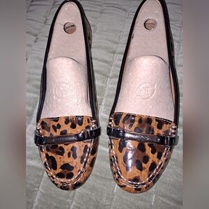 COACH leopard loafer flat shoes with easy slip-on. size 8 1/2M.